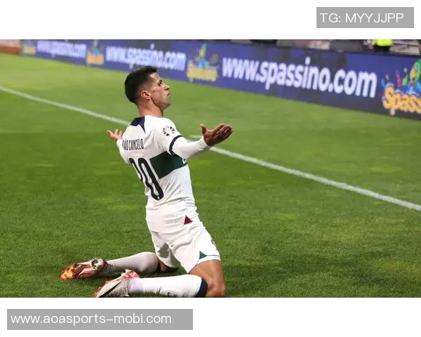 坎塞洛即将重返巴萨前队友菲利克斯在社交媒体点赞支持