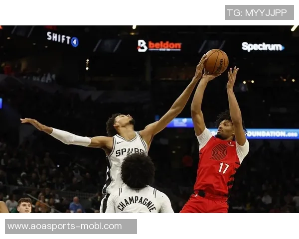 马刺主场对决开拓者文班亚马出战成疑引发关注 马刺主场对决开拓者文班亚马出战成疑引发关注